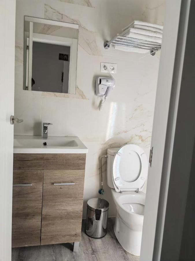 Hostal Golden 21*** Madryt Zewnętrze zdjęcie